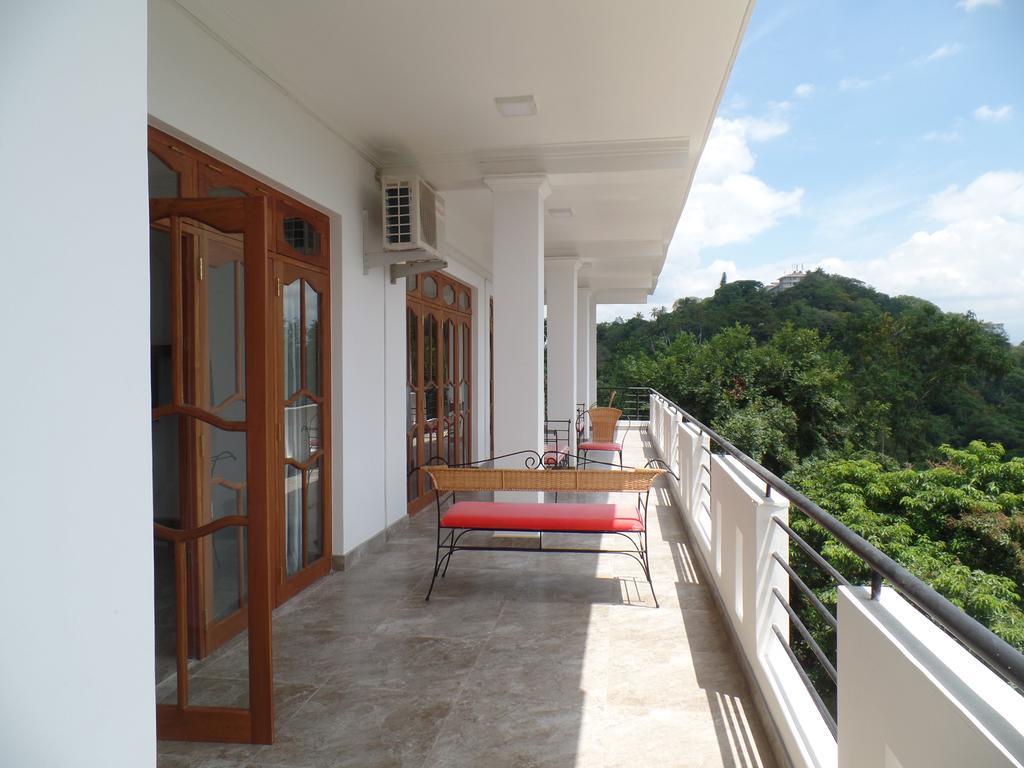 Kandyan Bluestar Villa Esterno foto